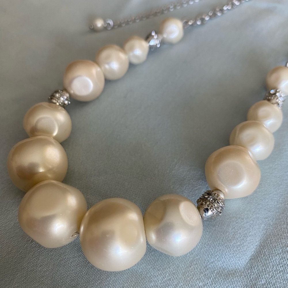 Lia Sophia graduated bead  statement necklace